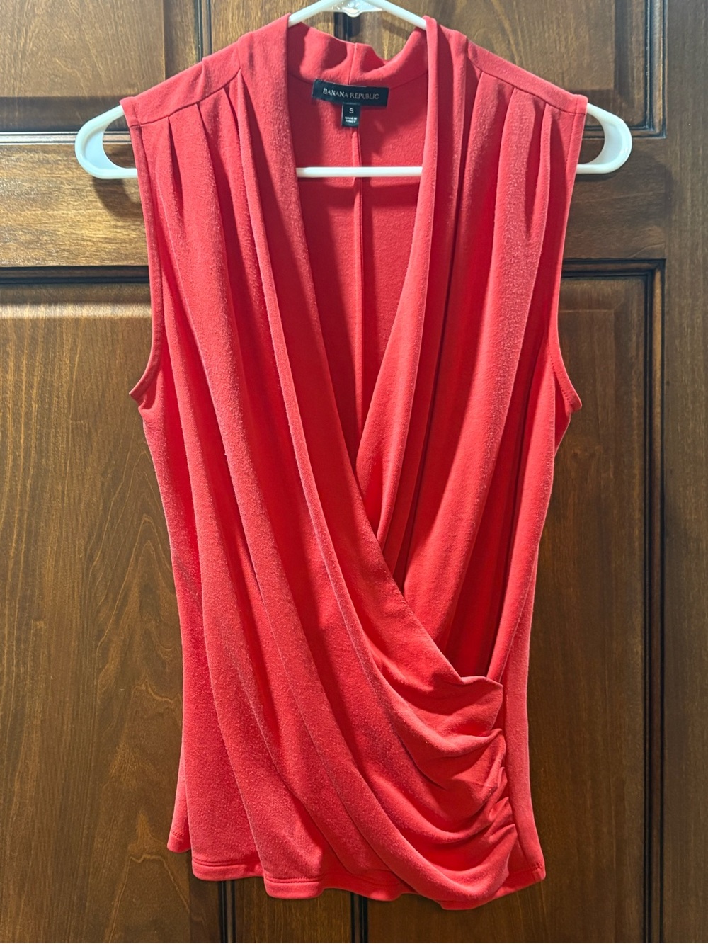 Banana Republic Red Sleeveless Drape Wrap Top. Small.